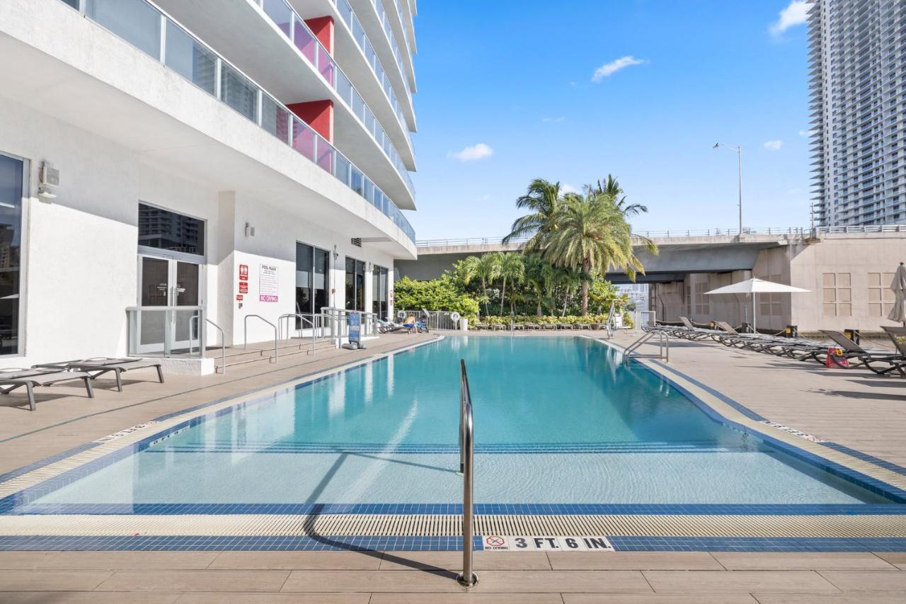 Beachwalk Resort Hotel Hallandale Beach Exterior photo