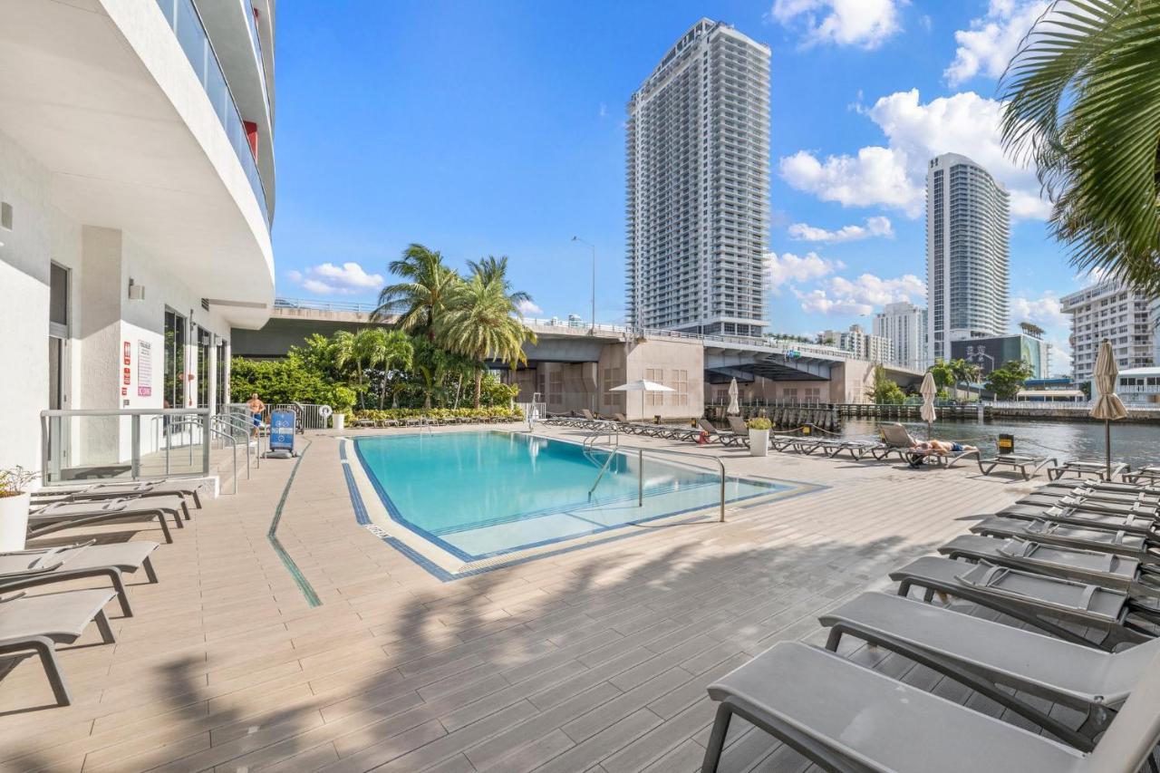 Beachwalk Resort Hotel Hallandale Beach Exterior photo